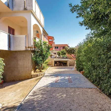 2 Bedroom Beautiful In *