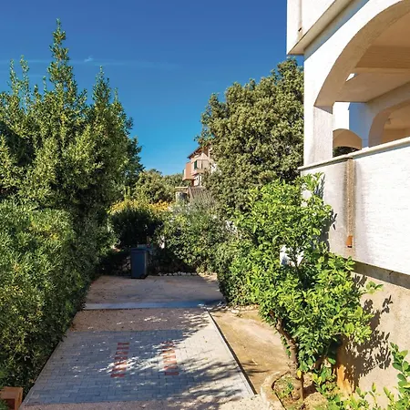 2 Bedroom Beautiful In * Mandre